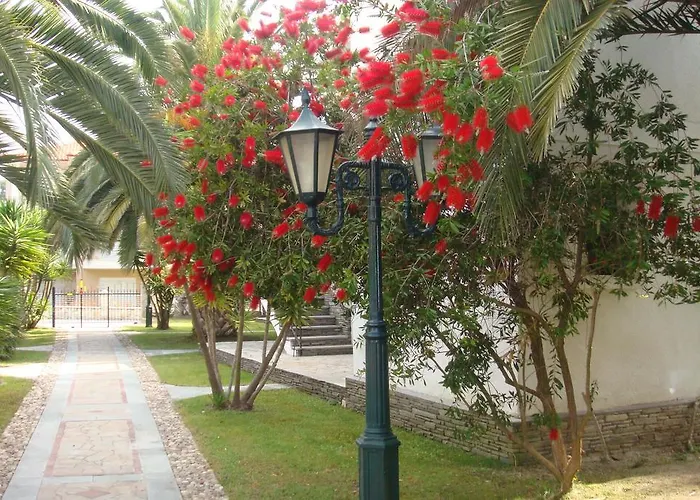 皮拉里迪斯酒店