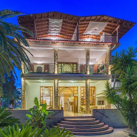 ホテル Pilalidis ペフコホリ