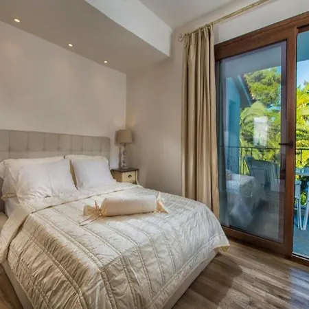 Pilalidis ホテル 3*