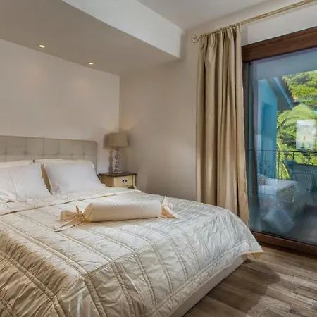 Pilalidis ペフコホリ